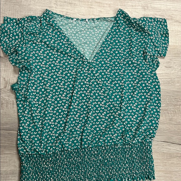 Misc tops Floral and Solid Women's Tops Set sz medium NO TAGS - Picture 6 of 8